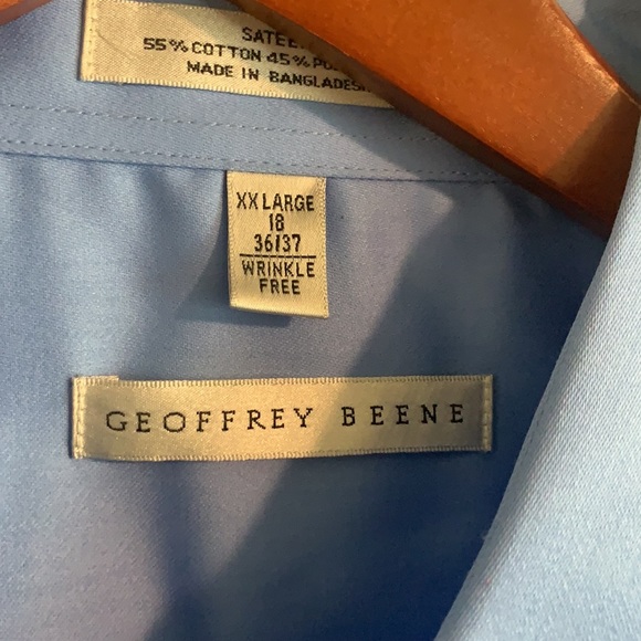 Button down - Picture 2 of 3